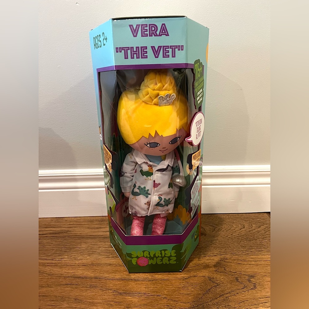 Surprise Powerz Vera The Vet Doll